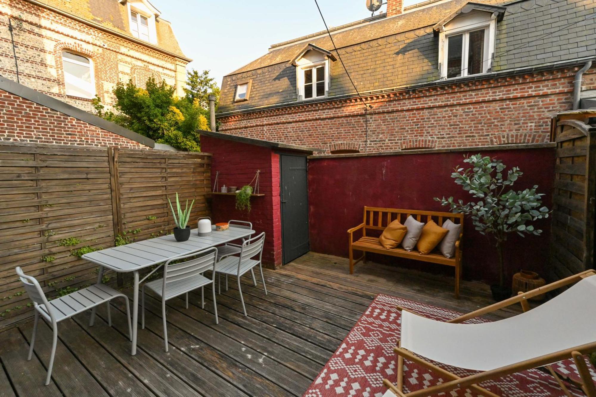 Holiday home La Dame - *